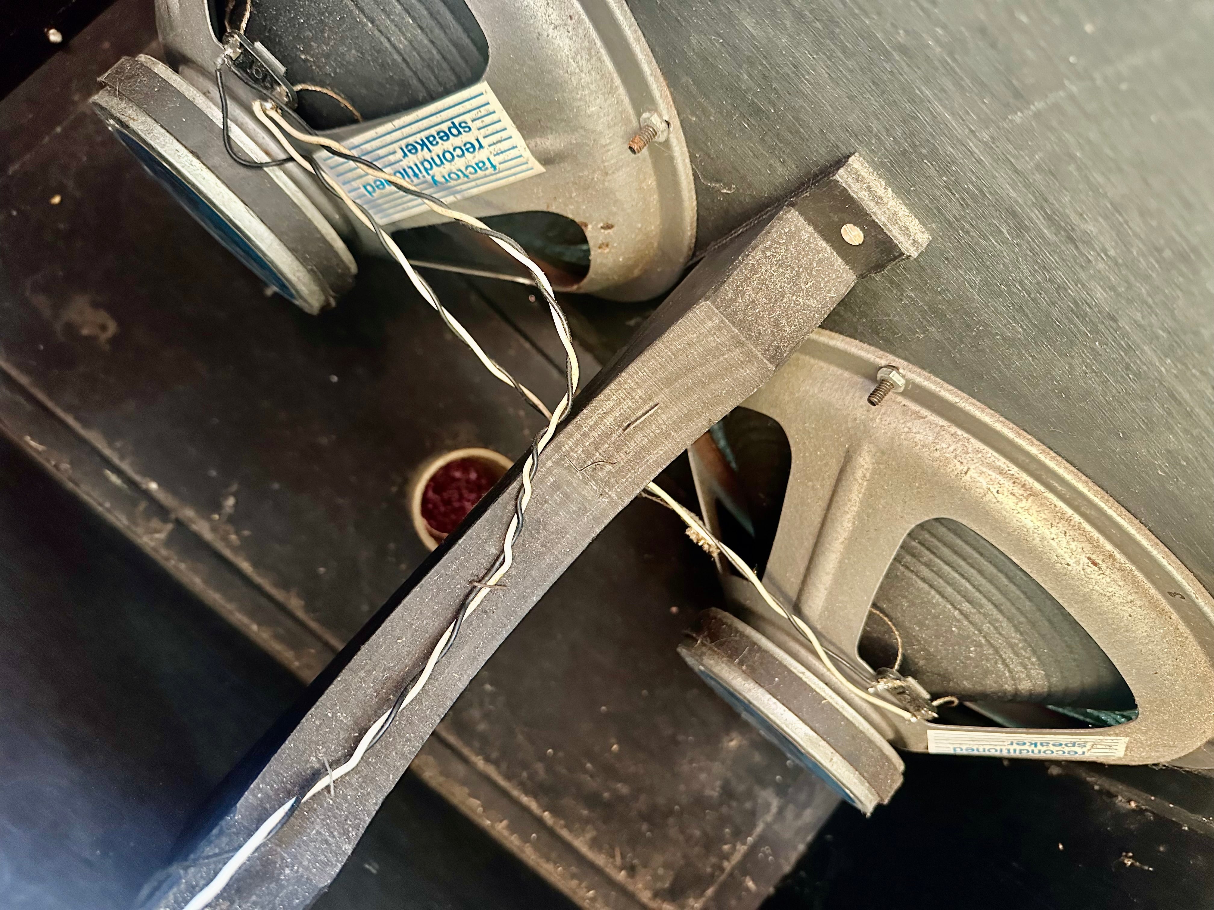 Goldentone | 1756 | Bassmaster 40 | Flip Top Amplifier w/ TV Legs | Re-Conditioned | 1966 | Vintage Goldentone | 1756 | Bassmaster 40 | Flip Top Amplifier w/ TV Legs | Re-Conditioned | 1966 | Vintage